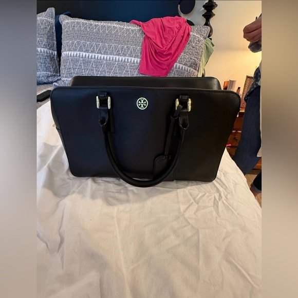 Tory Burch Handbags - Tory Burch Robison Tote